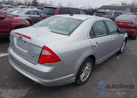 2012 Ford Fusion S из США, поврежденный, VIN 3FAHP0GA9CR204237